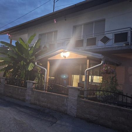 Kaca Apartmani 1 بانيا لوكا المظهر الخارجي الصورة