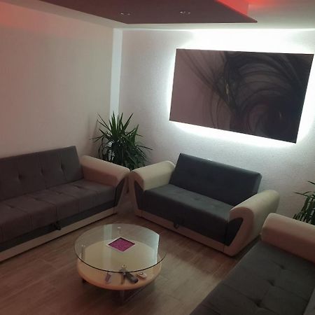 Kaca Apartmani 1 بانيا لوكا المظهر الخارجي الصورة