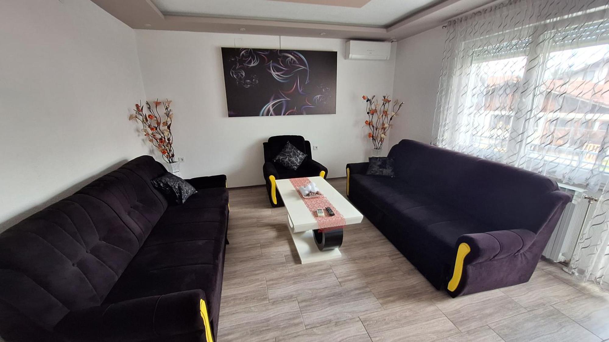Kaca Apartmani 1 بانيا لوكا المظهر الخارجي الصورة