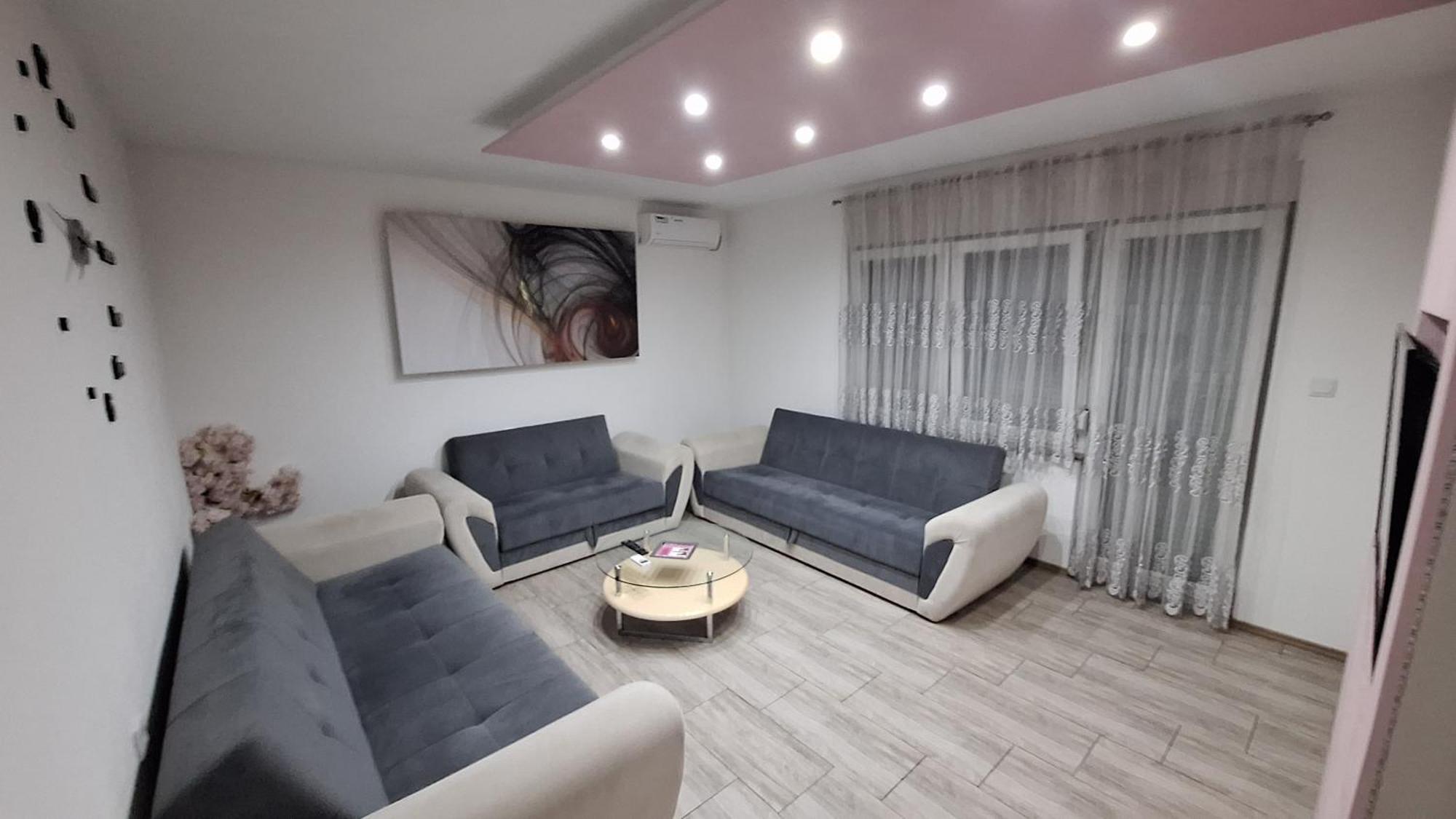 Kaca Apartmani 1 بانيا لوكا المظهر الخارجي الصورة