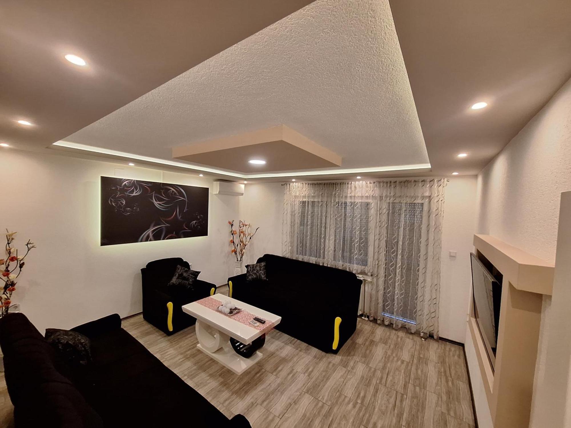 Kaca Apartmani 1 بانيا لوكا المظهر الخارجي الصورة