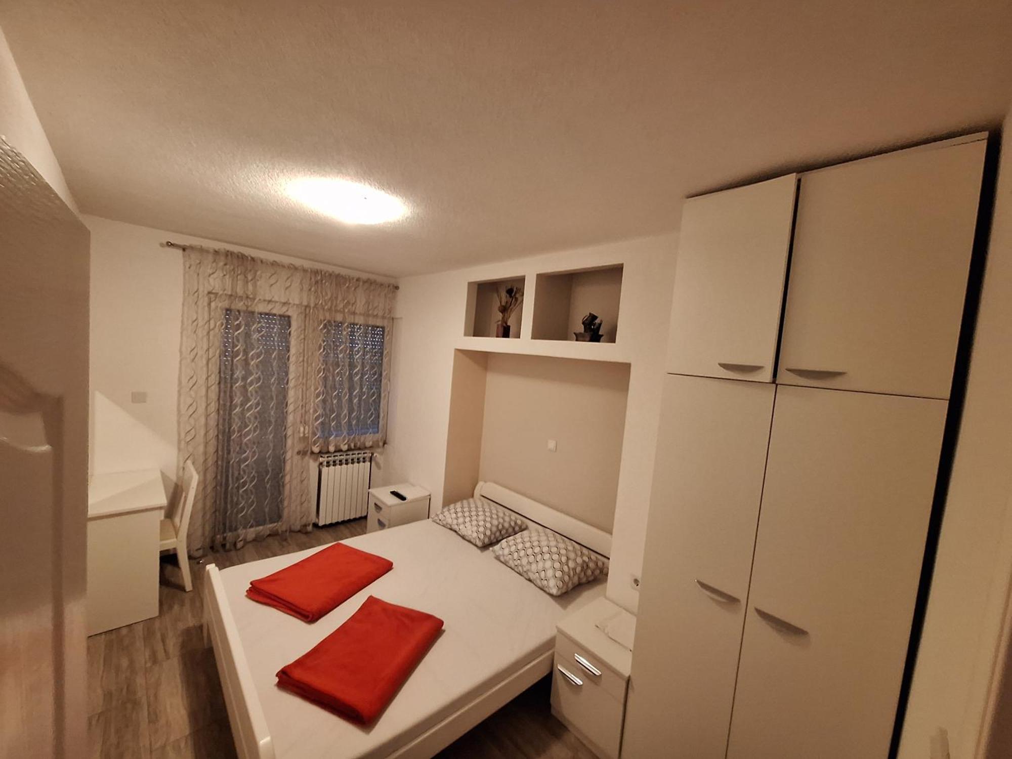 Kaca Apartmani 1 بانيا لوكا المظهر الخارجي الصورة