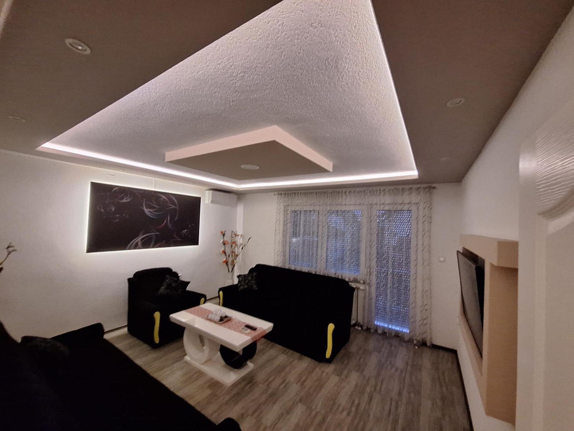 Kaca Apartmani 1 بانيا لوكا المظهر الخارجي الصورة