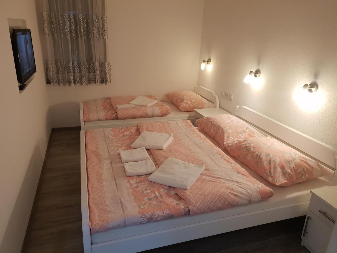 Kaca Apartmani 1 بانيا لوكا المظهر الخارجي الصورة