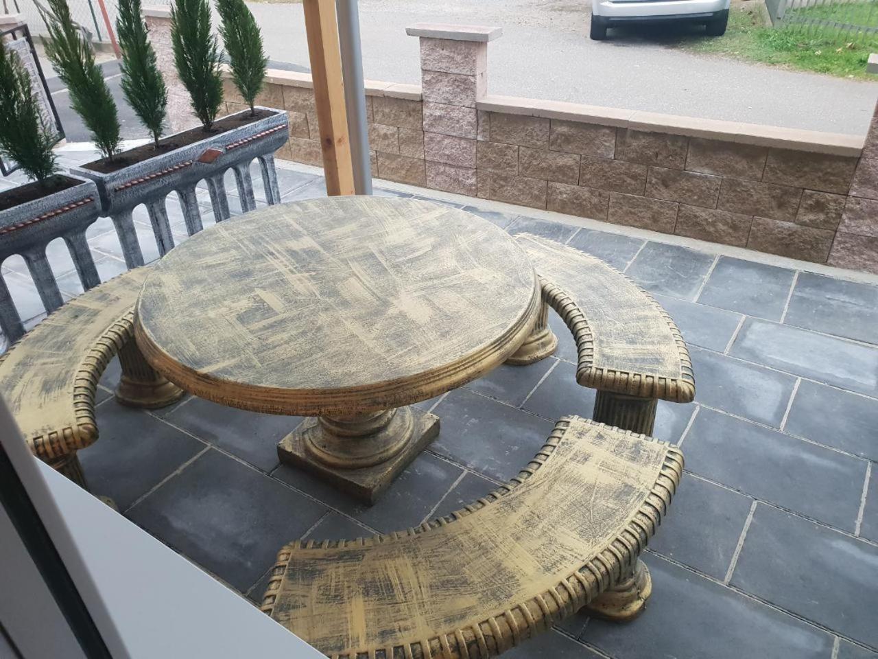 Kaca Apartmani 1 بانيا لوكا المظهر الخارجي الصورة