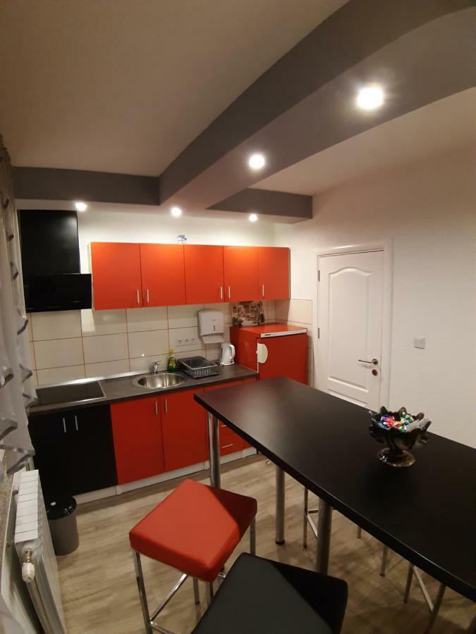 Kaca Apartmani 1 بانيا لوكا المظهر الخارجي الصورة