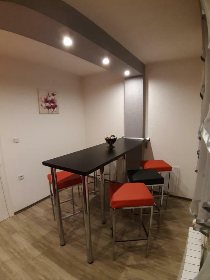 Kaca Apartmani 1 بانيا لوكا المظهر الخارجي الصورة